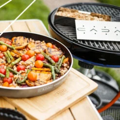 Boite De Fumage Smokerbox Pour Barbecue Cadac Au Charbon Et Au Gaz -Grill Passion Promos Boutique 98312v fumoir cadac ambiance1