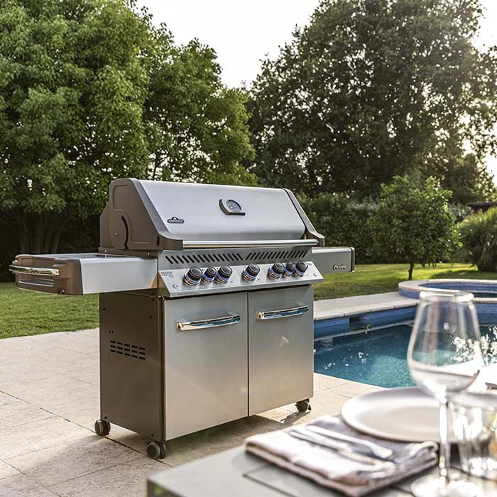 Pack Barbecue à Gaz Napoleon PRESTIGE 665 RSIB + Plancha Et Brosse 10 Pack Barbecue à Gaz Napoleon PRESTIGE 665 RSIB + Plancha Et Brosse – Image 10